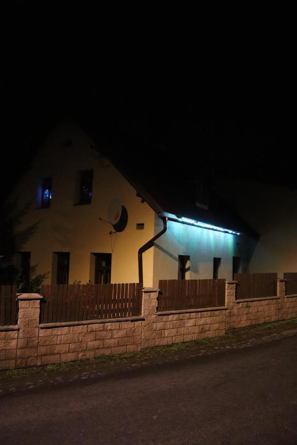 Prazdninovy Dum Jirkov Zelezny Brod Exterior foto